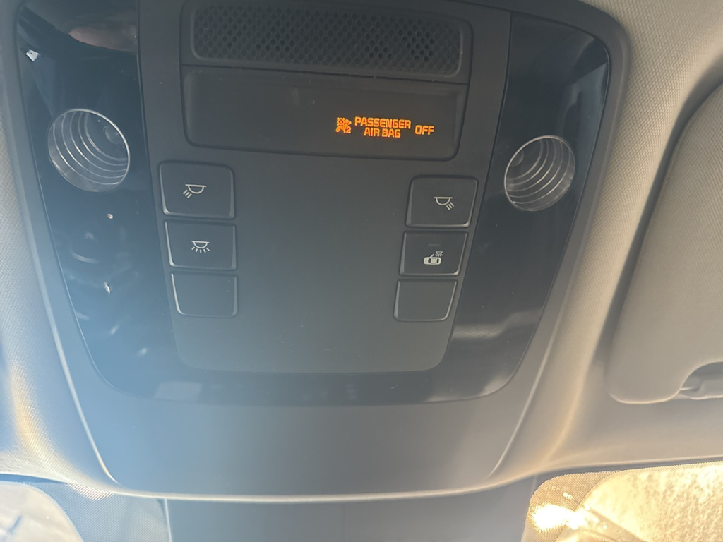 Thumbnail: 2022 Kia Carnival - 22