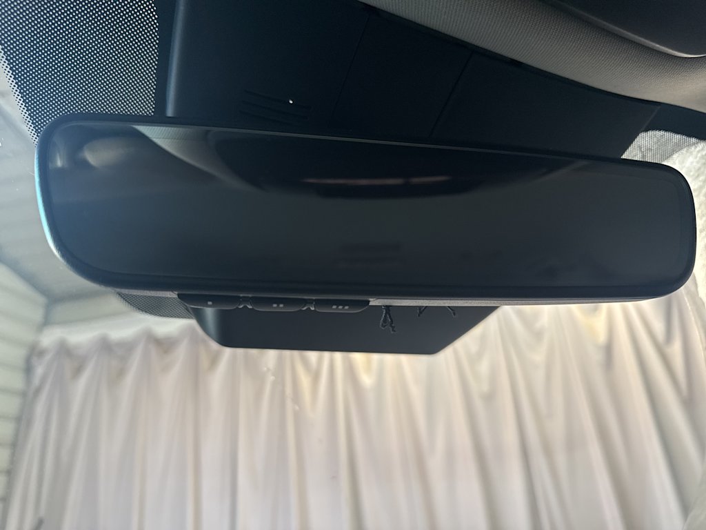 Thumbnail: 2022 Kia Carnival - 23