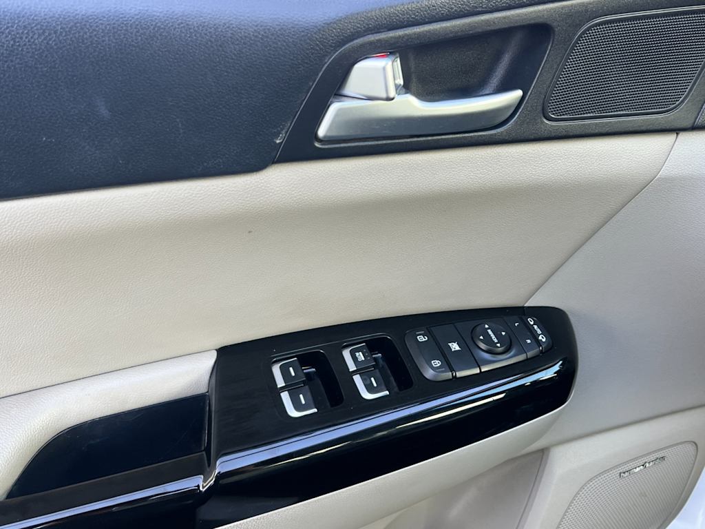 Thumbnail: 2022 Kia Sportage - 23