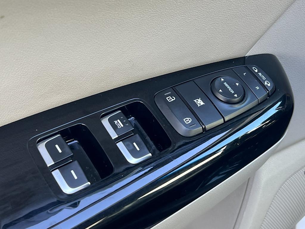 Thumbnail: 2022 Kia Sportage - 24