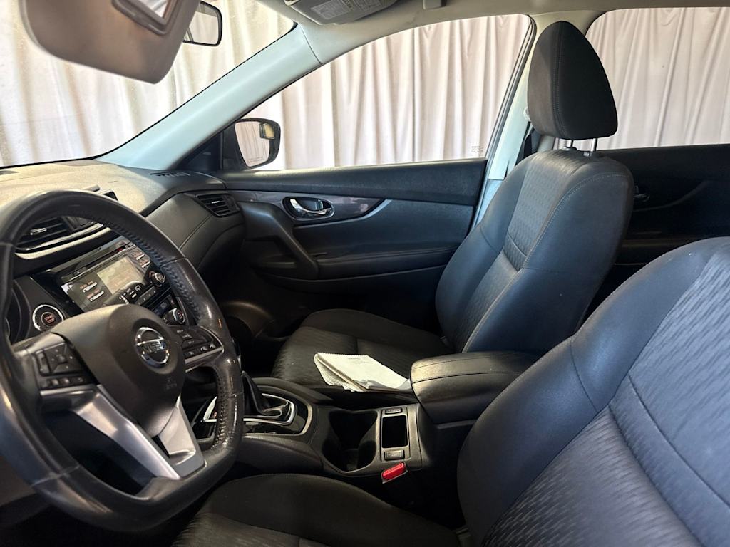 Thumbnail: 2017 Nissan Rogue - 7