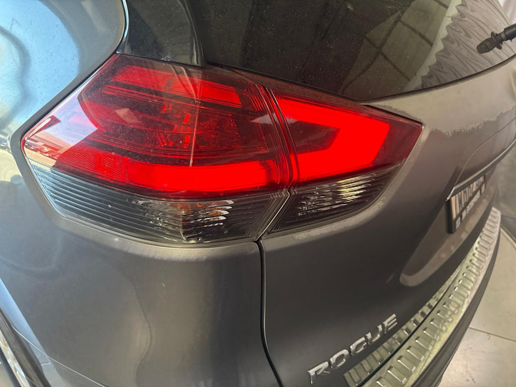 Thumbnail: 2017 Nissan Rogue - 17