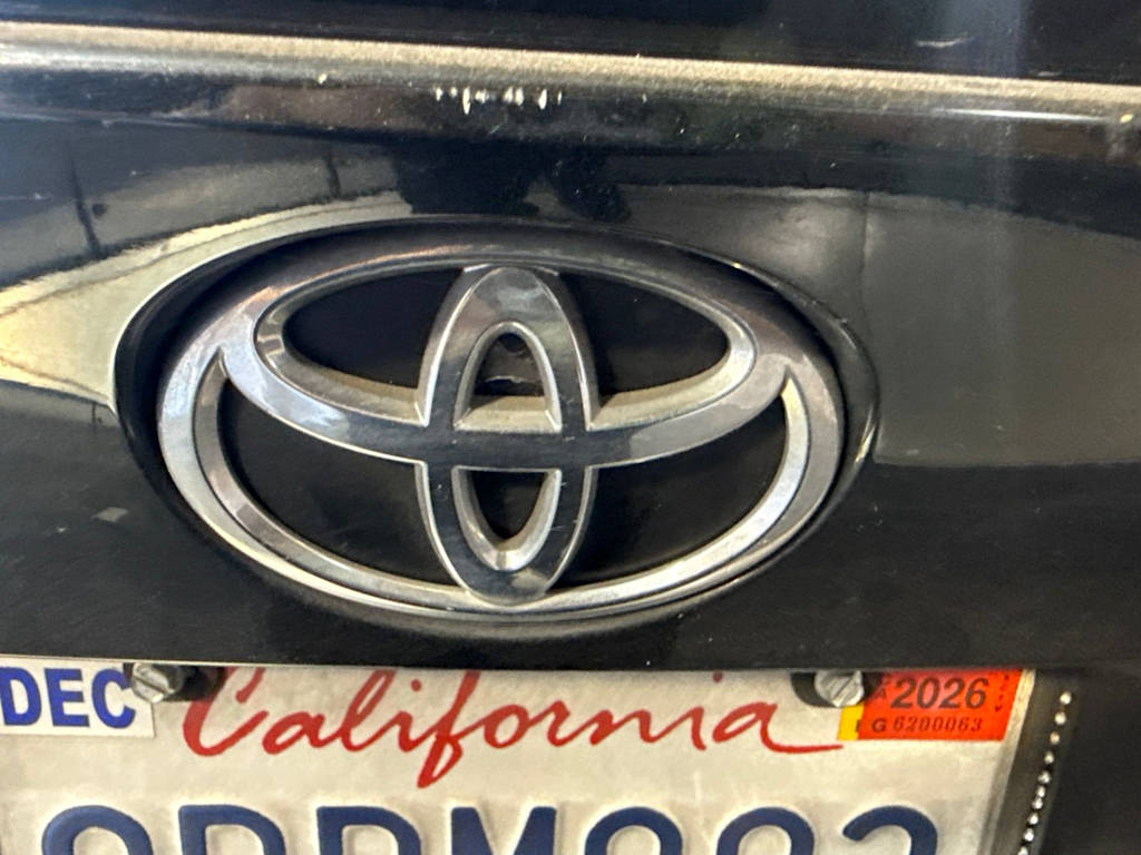 Thumbnail: 2018 Toyota C-HR - 20