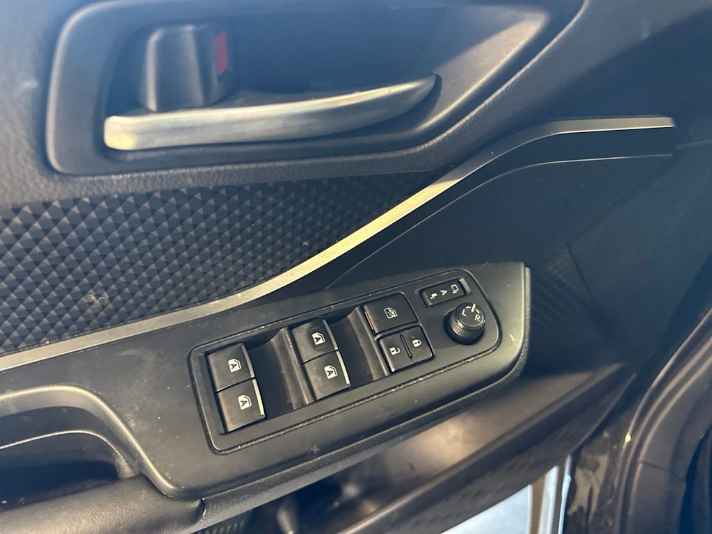 Thumbnail: 2018 Toyota C-HR - 21