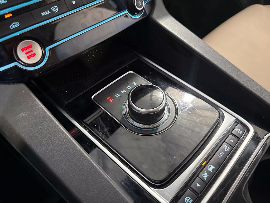 Thumbnail: 2018 Jaguar F-Pace - 12