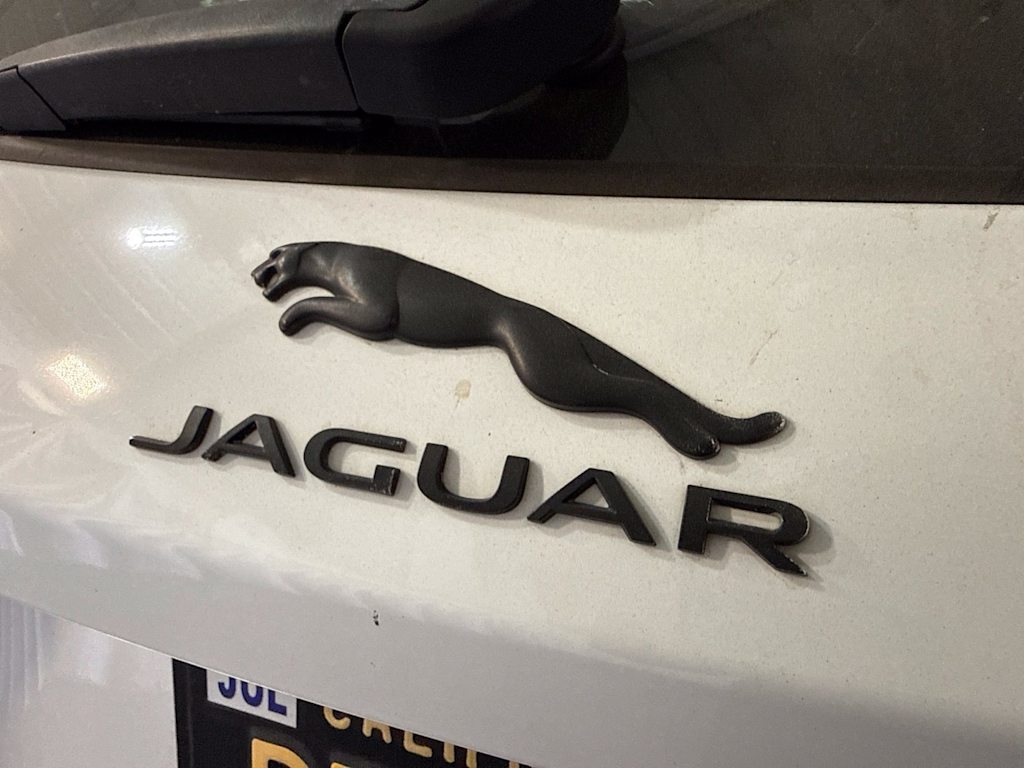 Thumbnail: 2018 Jaguar F-Pace - 20