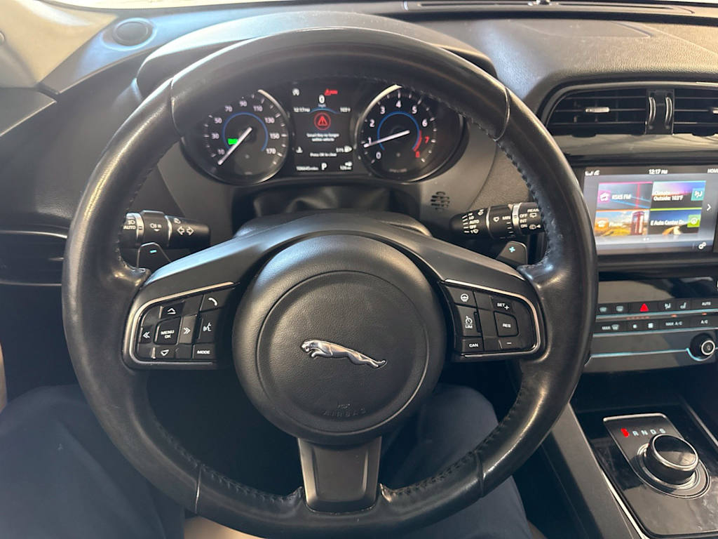 Thumbnail: 2018 Jaguar F-Pace - 2