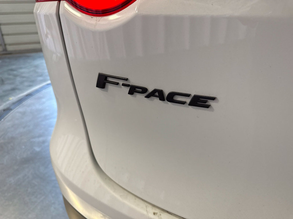 Thumbnail: 2018 Jaguar F-Pace - 7