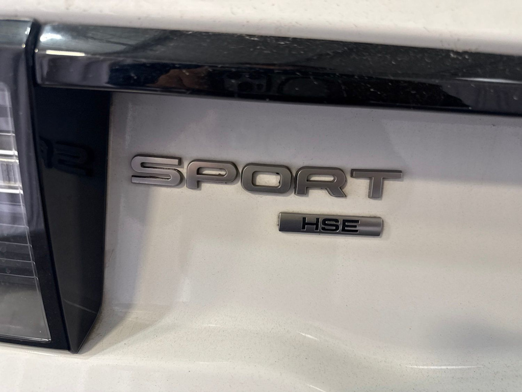Thumbnail: 2018 Land Rover Discovery Sport - 6