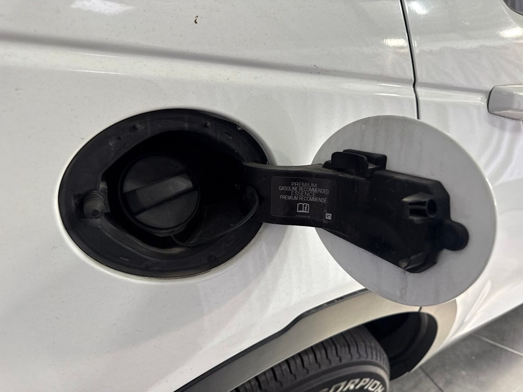 Thumbnail: 2018 Land Rover Discovery Sport - 20