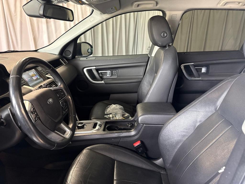 Thumbnail: 2018 Land Rover Discovery Sport - 8