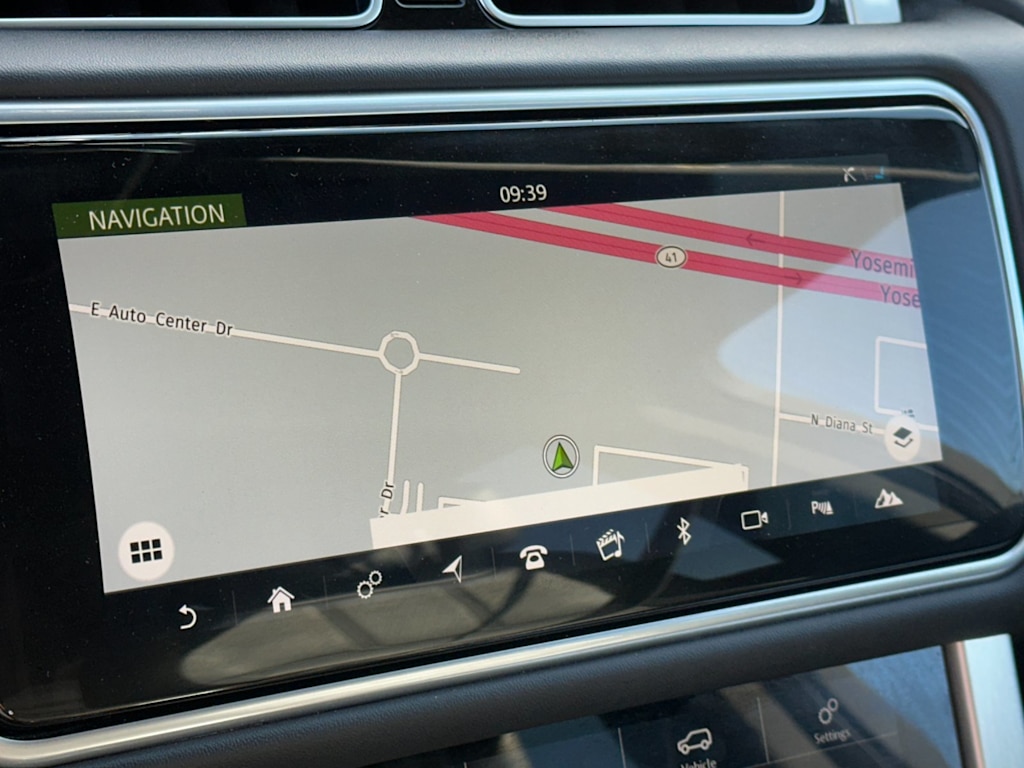 Thumbnail: 2021 Land Rover Range Rover - 24