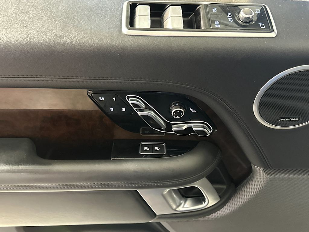 Thumbnail: 2021 Land Rover Range Rover - 20