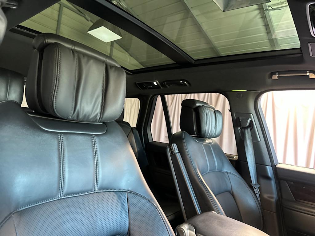 Thumbnail: 2021 Land Rover Range Rover - 22