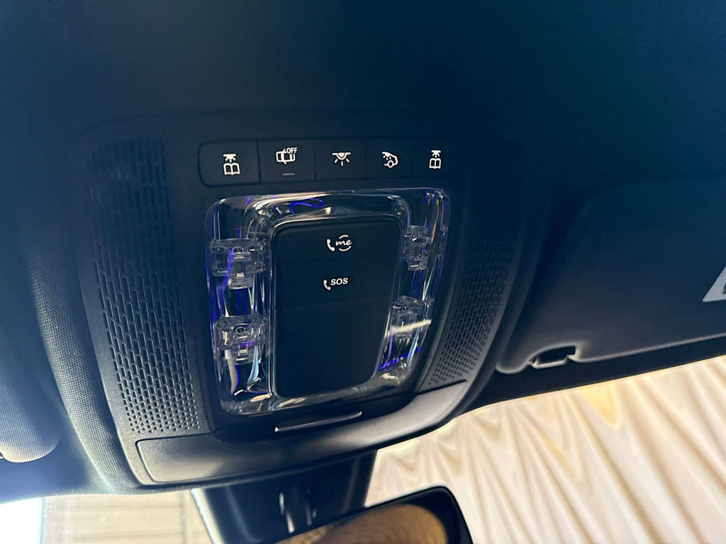 Thumbnail: 2020 Mercedes-Benz GLB - 24