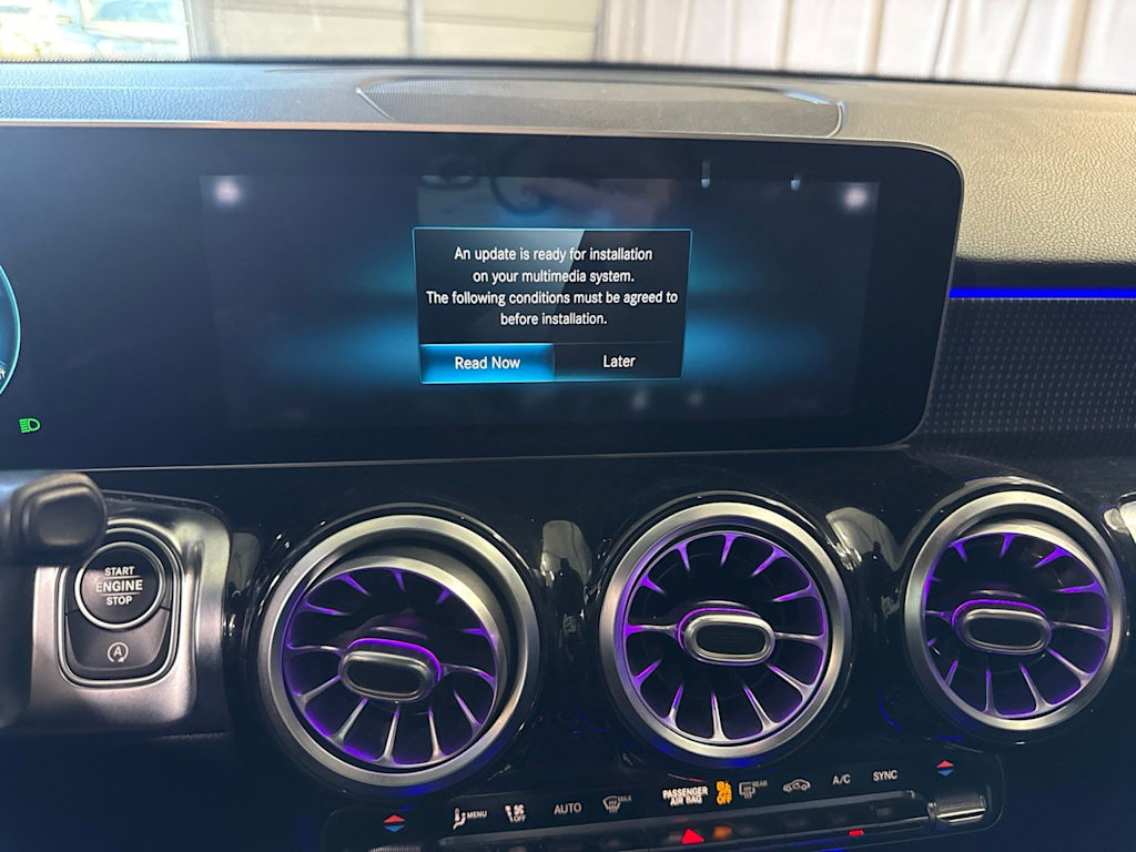 Thumbnail: 2020 Mercedes-Benz GLB - 9