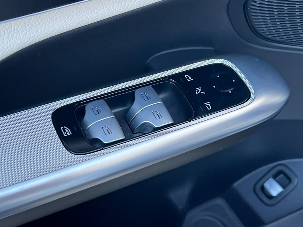 Thumbnail: 2024 Mercedes-Benz GLC - 23