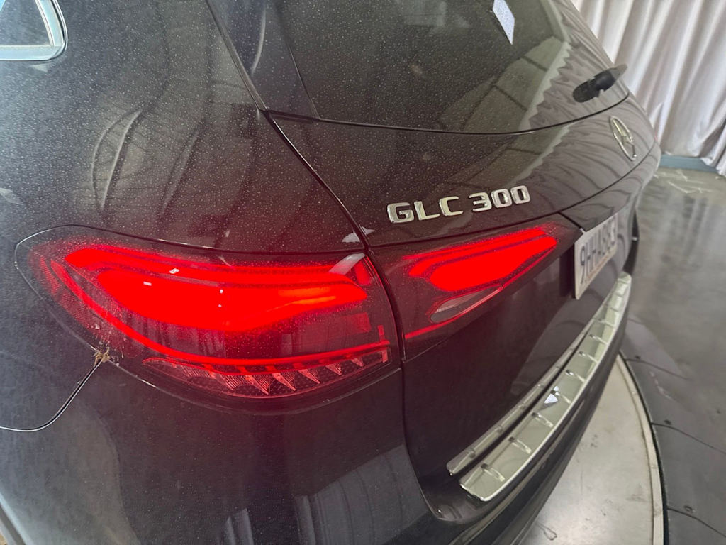 Thumbnail: 2023 Mercedes-Benz GLC - 19