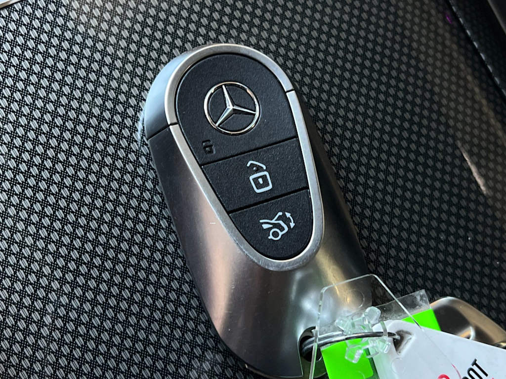 Thumbnail: 2023 Mercedes-Benz GLC - 16