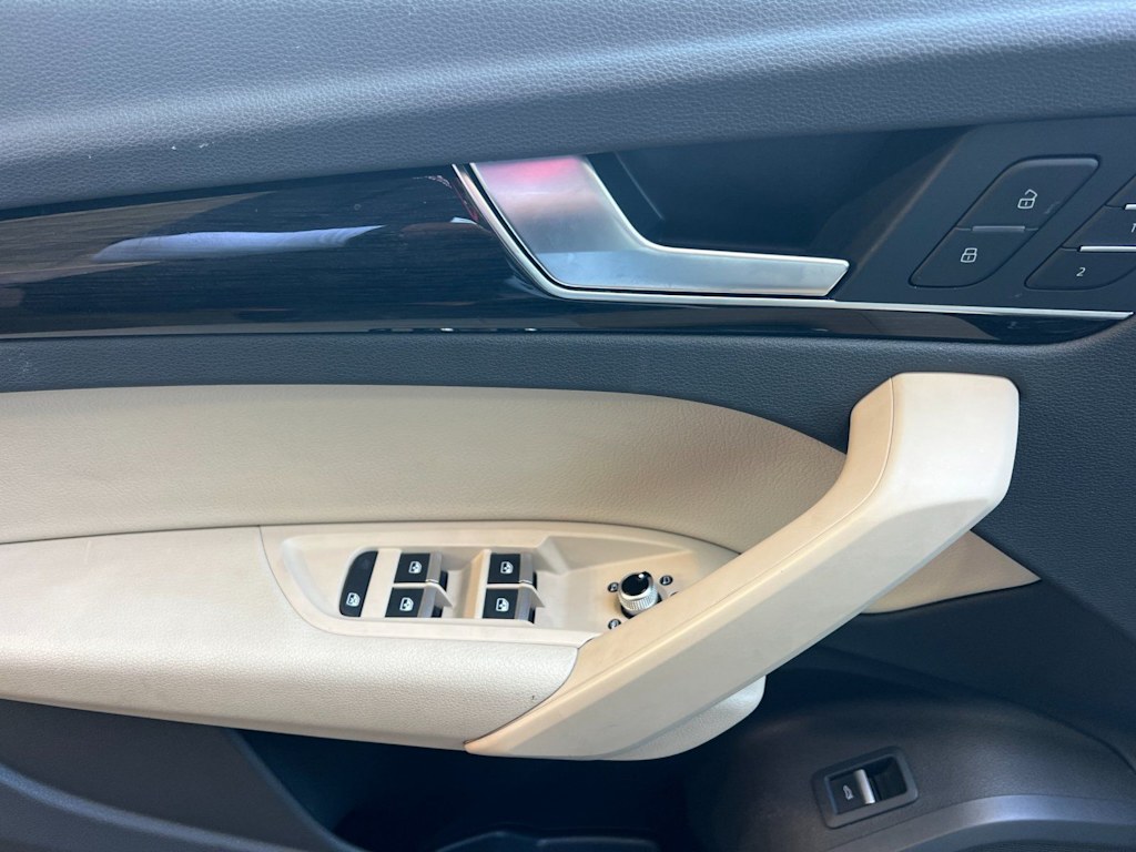 Thumbnail: 2018 Audi Q5 - 23