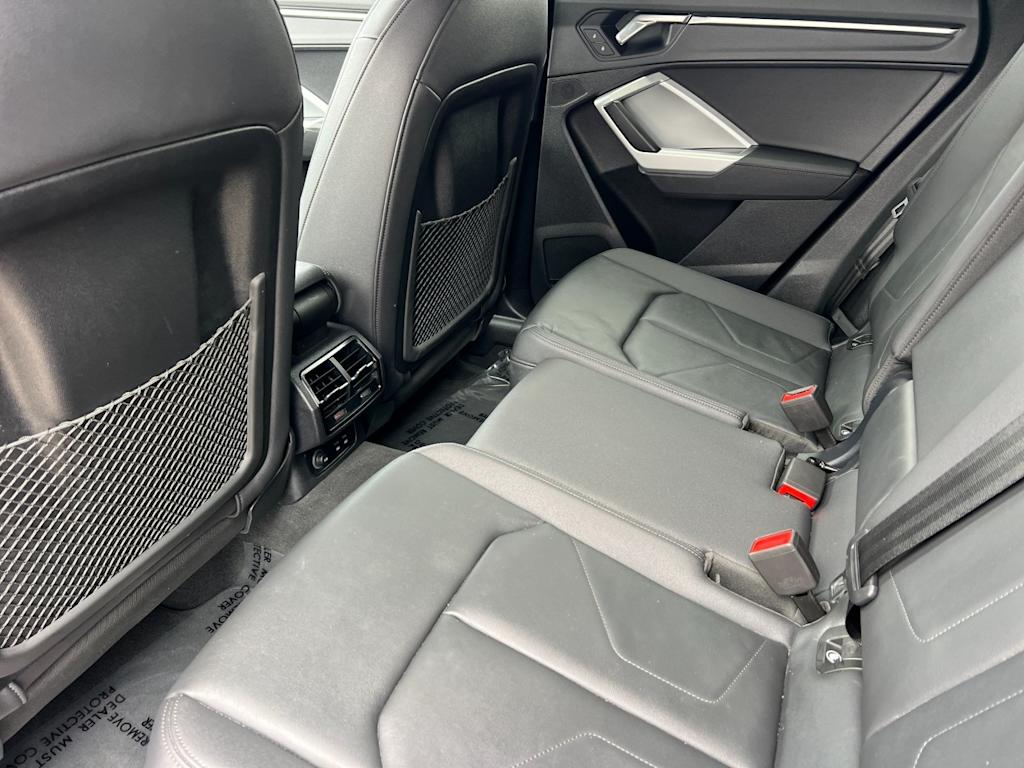 Thumbnail: 2025 Audi Q3 - 11