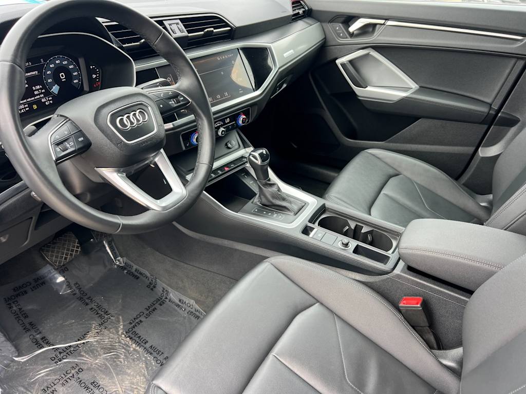 Thumbnail: 2025 Audi Q3 - 9