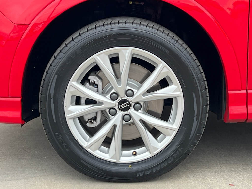 Thumbnail: 2025 Audi Q3 - 8