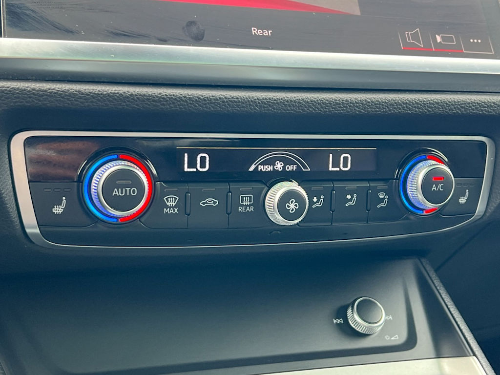 Thumbnail: 2025 Audi Q3 - 27