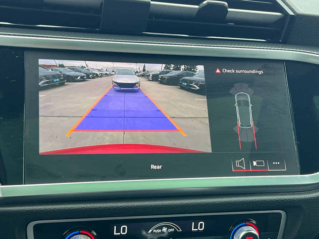 Thumbnail: 2025 Audi Q3 - 26