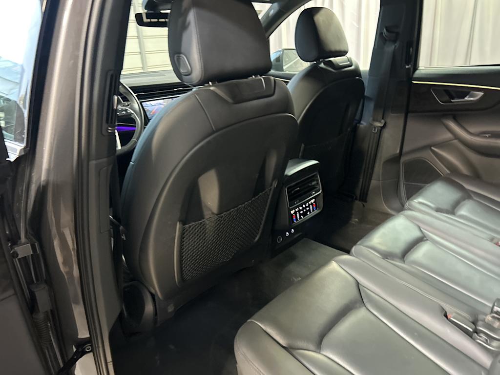 Thumbnail: 2023 Audi Q7 - 9