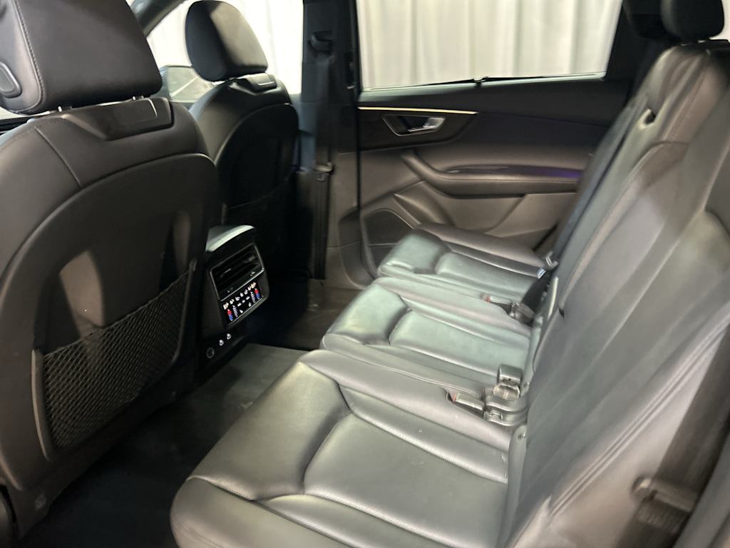 Thumbnail: 2023 Audi Q7 - 26