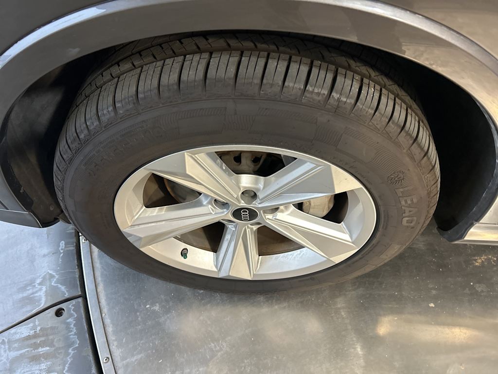 Thumbnail: 2023 Audi Q7 - 24