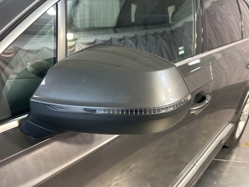 Thumbnail: 2023 Audi Q7 - 23