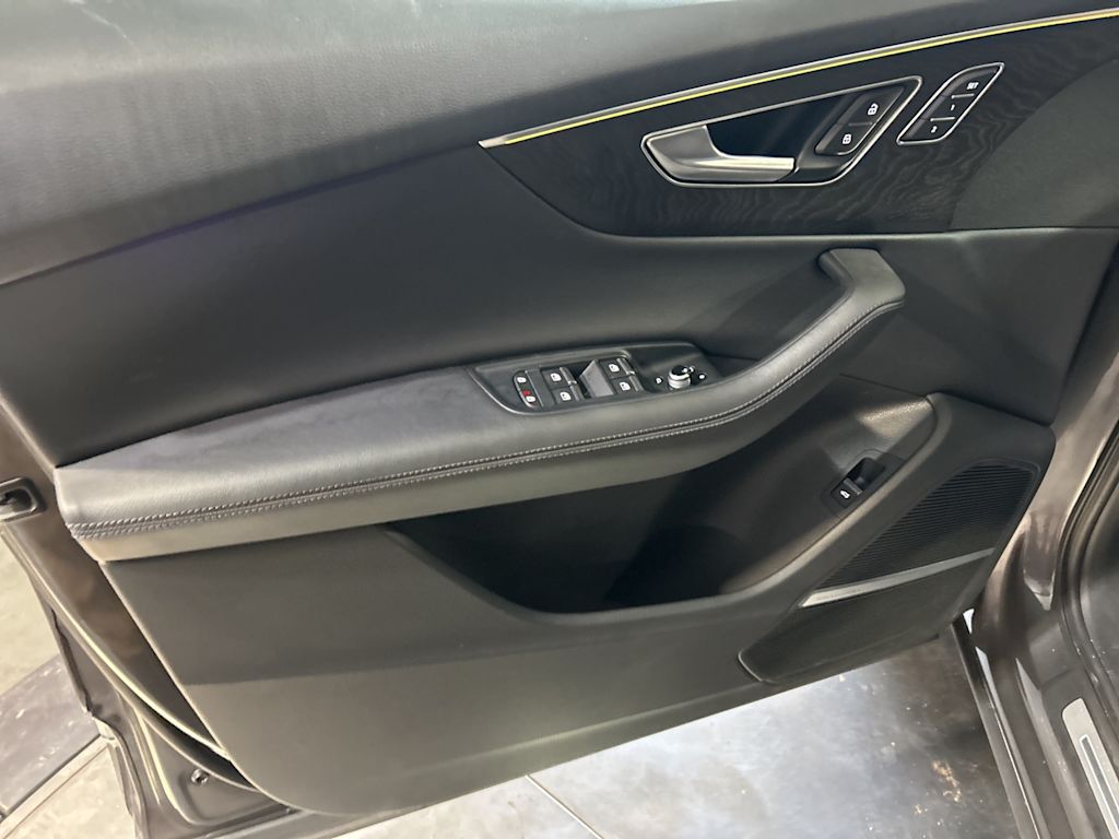 Thumbnail: 2023 Audi Q7 - 28