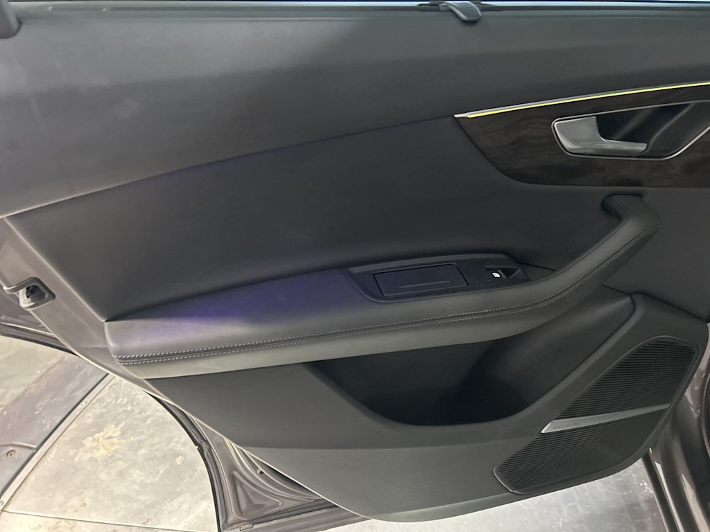 Thumbnail: 2023 Audi Q7 - 25