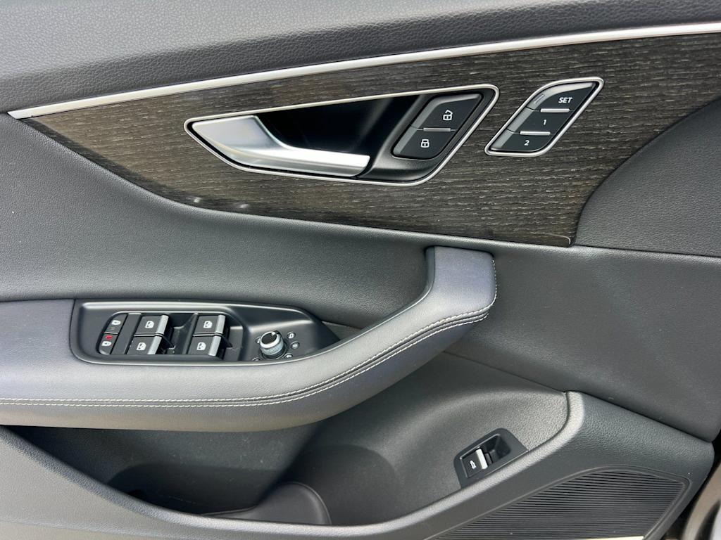Thumbnail: 2025 Audi Q7 - 22