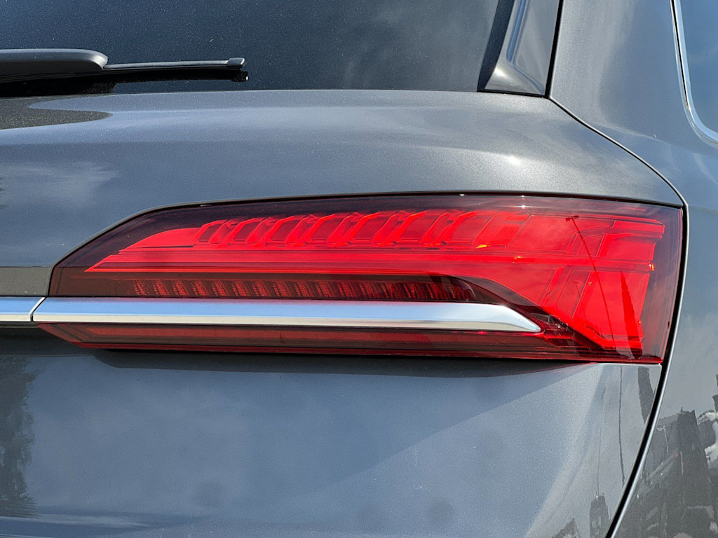 Thumbnail: 2025 Audi Q7 - 30