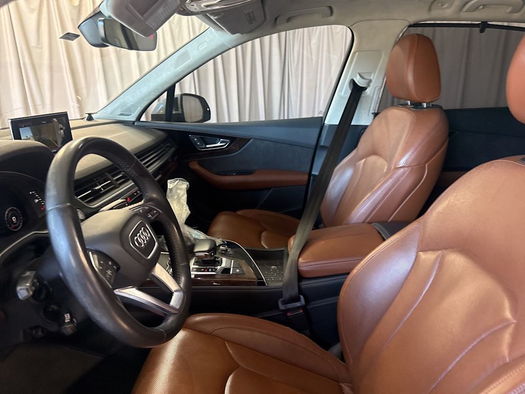 Thumbnail: 2017 Audi Q7 - 9