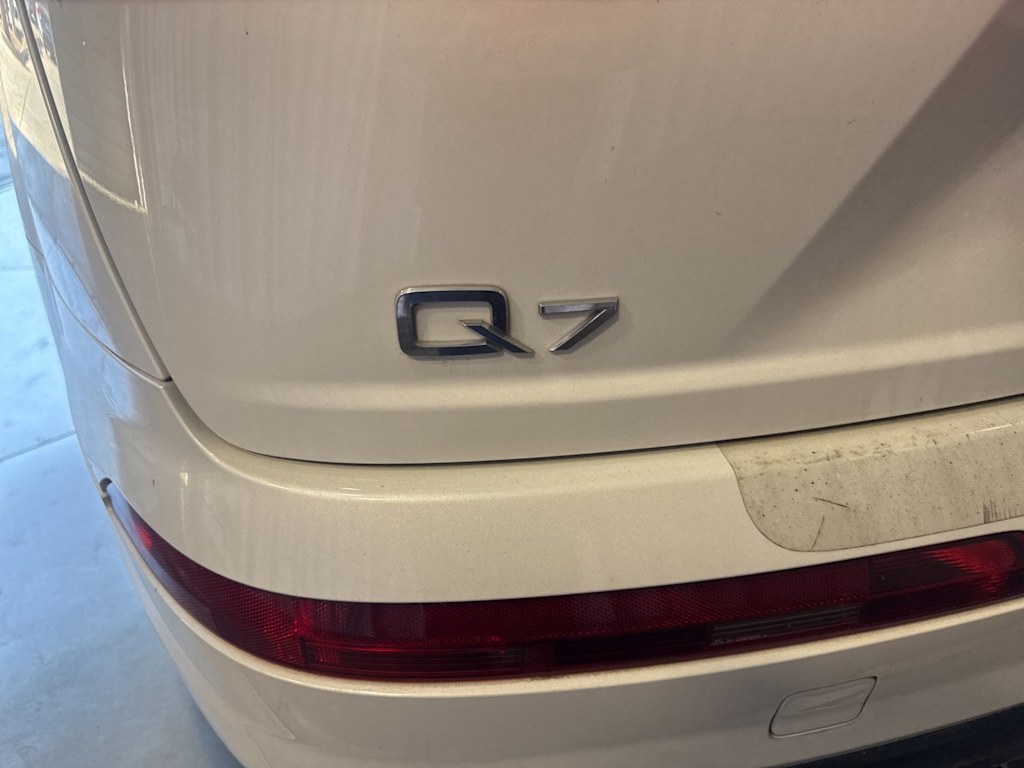 Thumbnail: 2017 Audi Q7 - 7
