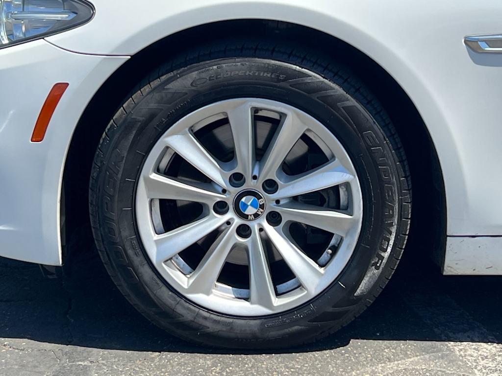 Thumbnail: 2016 BMW 5 Series - 8
