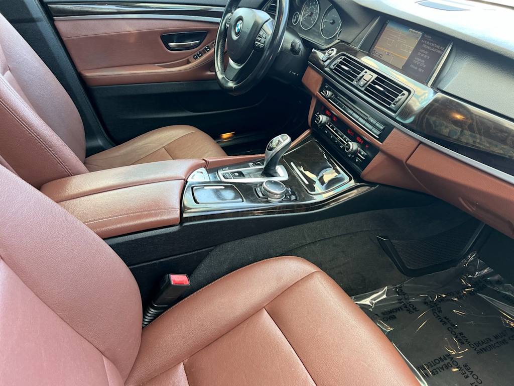 Thumbnail: 2016 BMW 5 Series - 10
