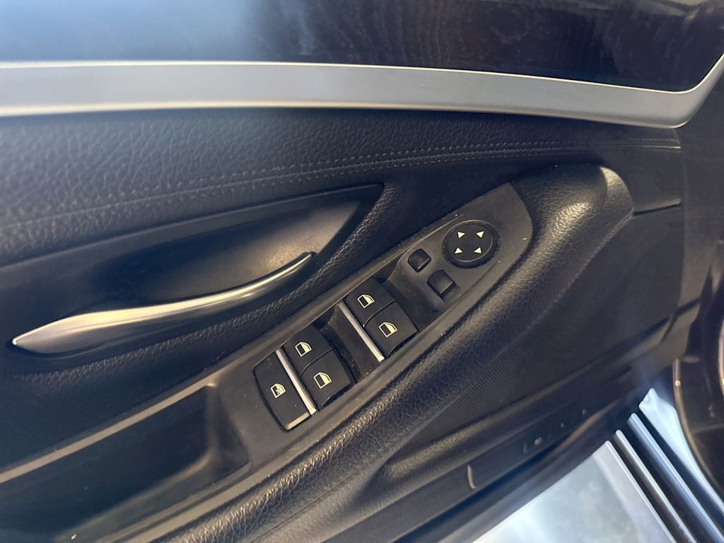 Thumbnail: 2016 BMW 5 Series - 23