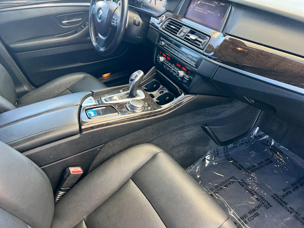 Thumbnail: 2016 BMW 5 Series - 12