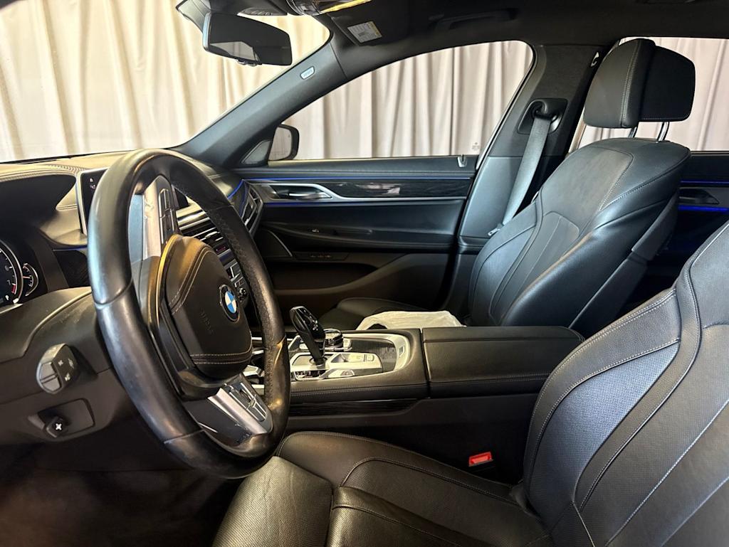 Thumbnail: 2019 BMW 7 Series - 7