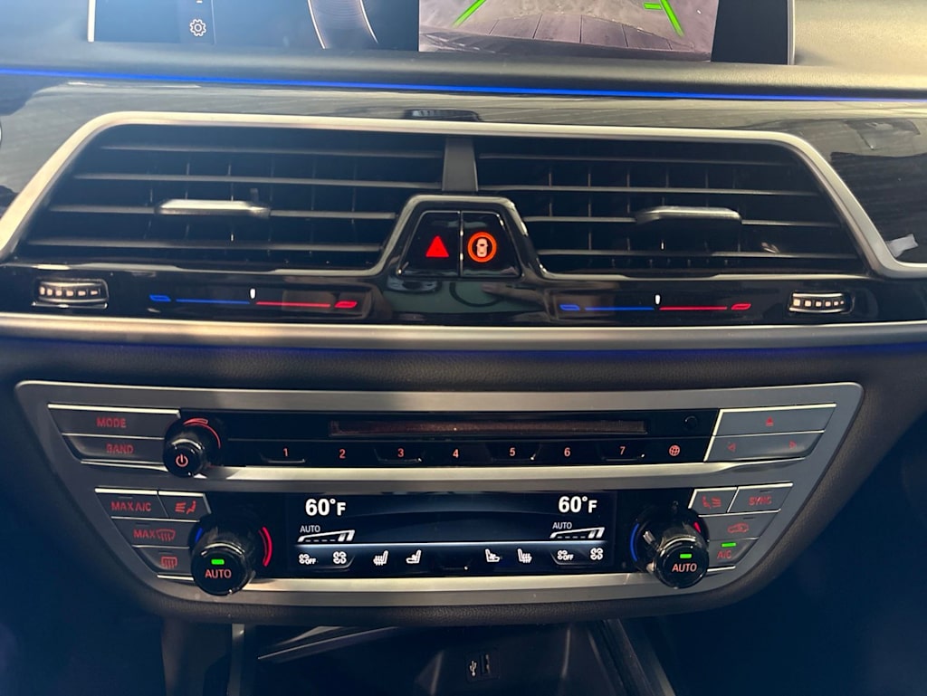 Thumbnail: 2019 BMW 7 Series - 26
