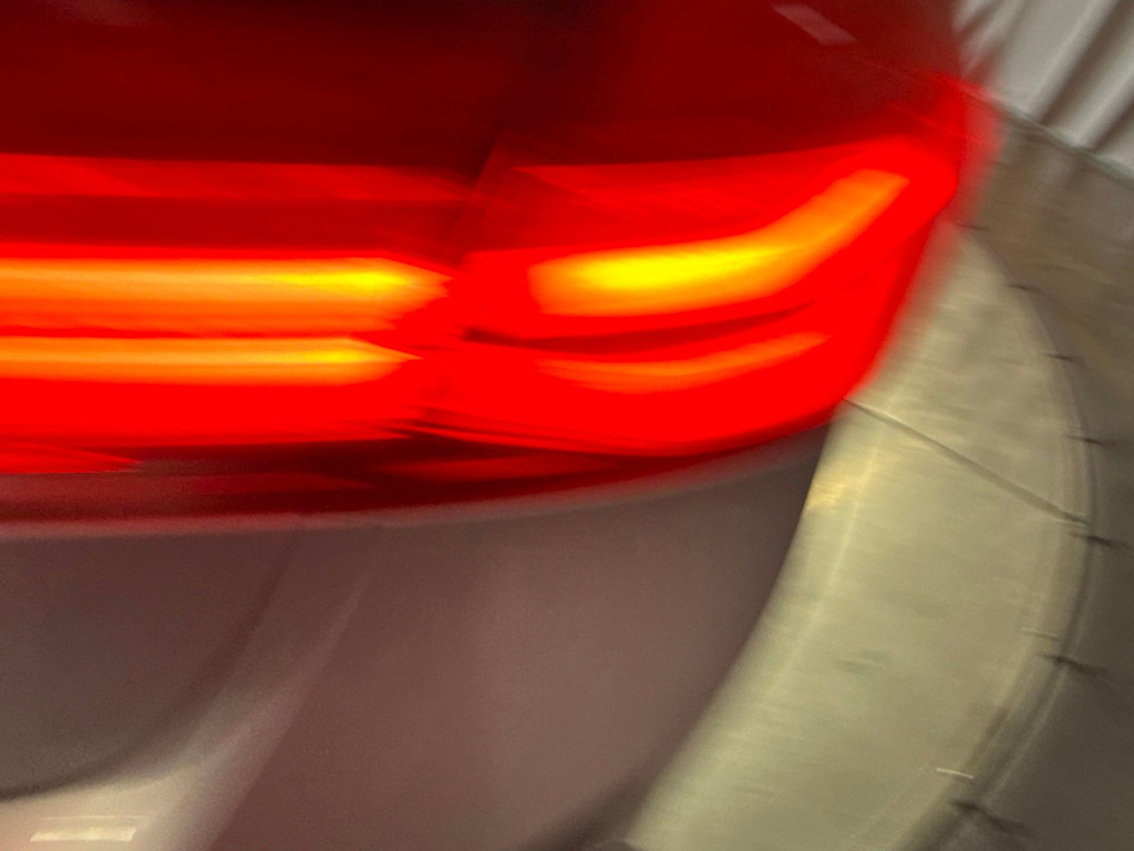 Thumbnail: 2017 BMW 3 Series - 21