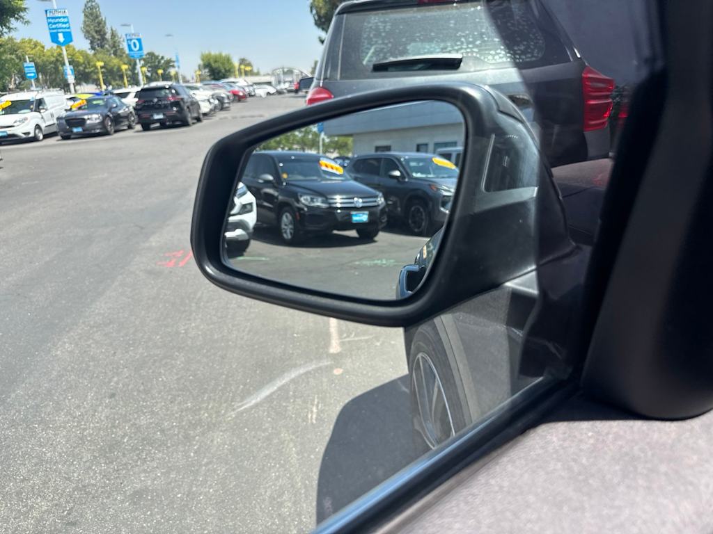 Thumbnail: 2017 BMW X1 - 21