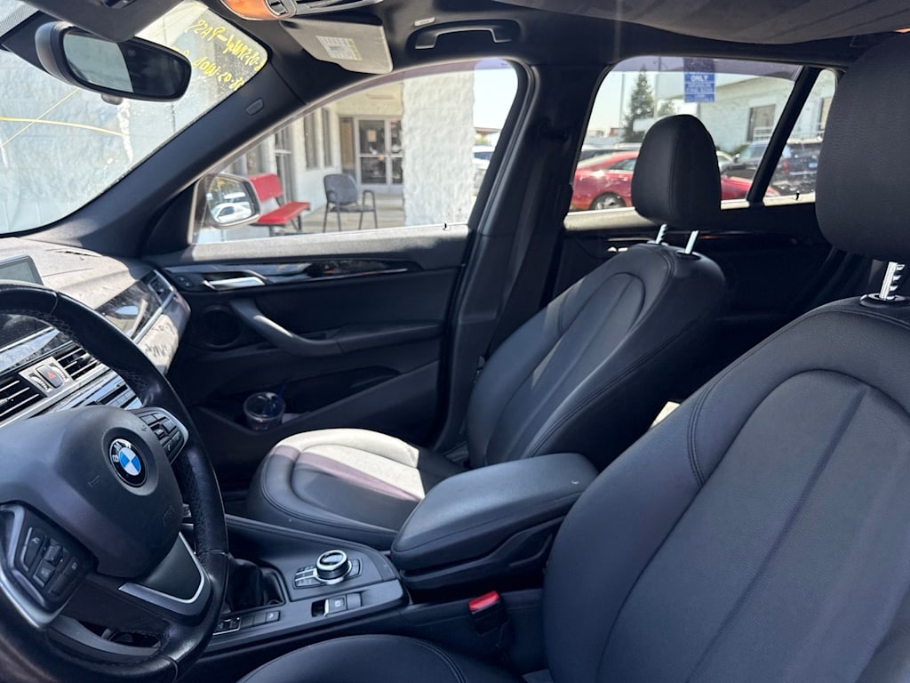 Thumbnail: 2017 BMW X1 - 9