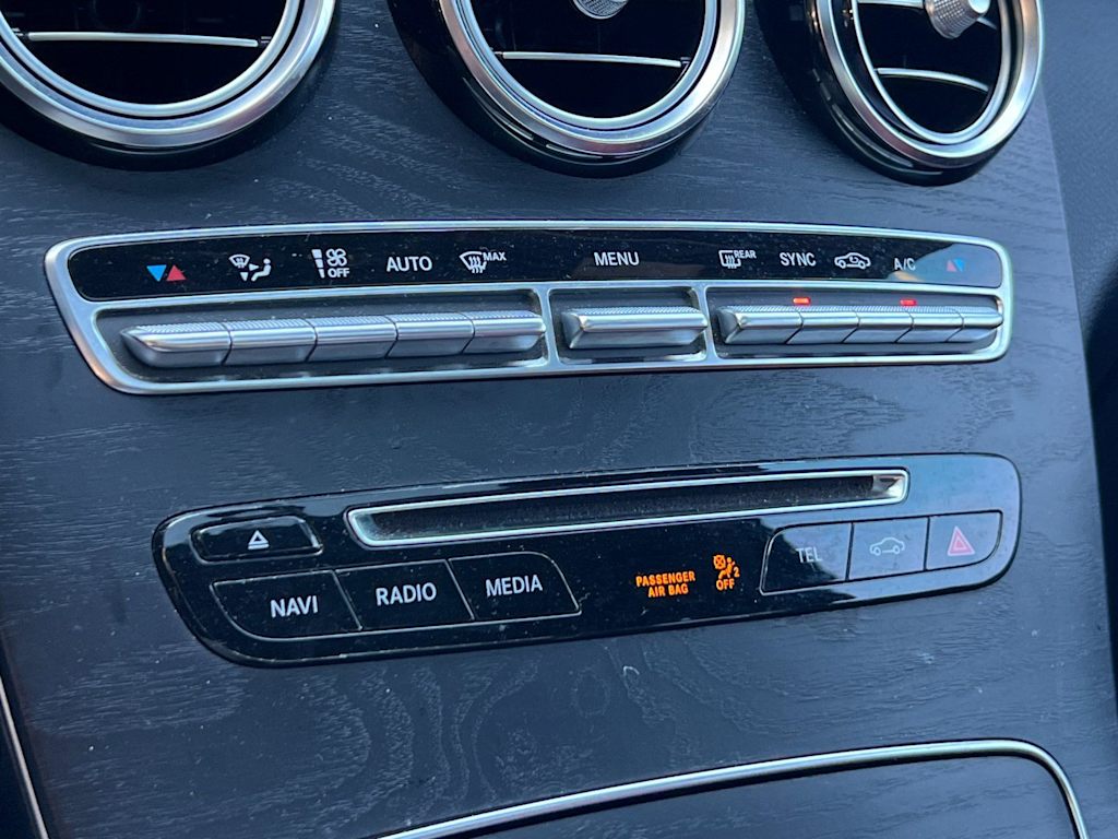 Thumbnail: 2018 Mercedes-Benz GLC - 26