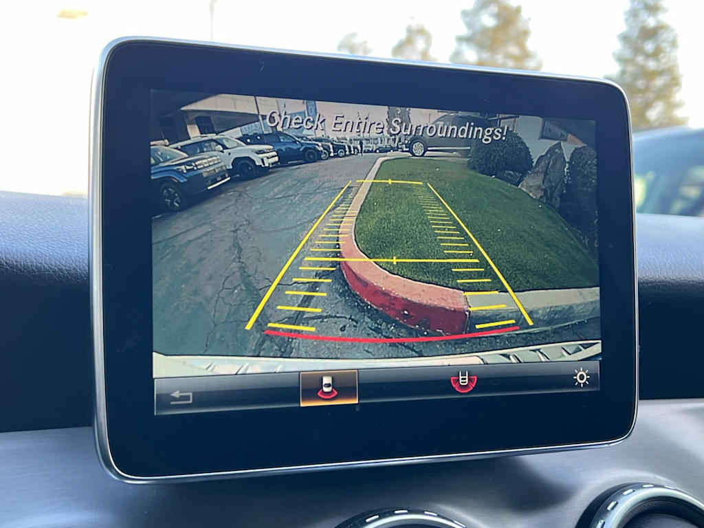 Thumbnail: 2016 Mercedes-Benz GLA - 25